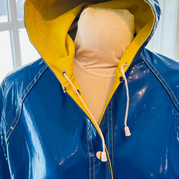 Vintage Aqua Sheen Rain Slicker  * Brilliant Shiny Blue Raincoat * medium/large - Picture 2 of 16